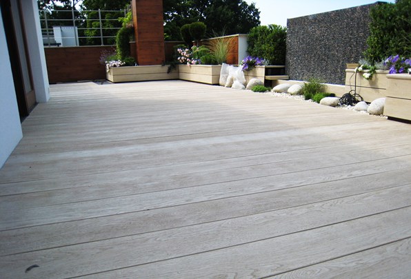 &#169;Wooddeck Millboard vlonder en plantenbak