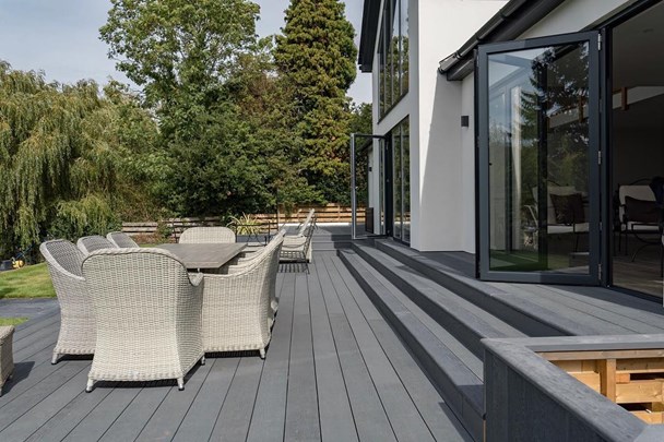 &#169;Wooddeck Vlonder en trap van Millboard